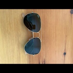 Large Classic Ray-Ban Aviator Sunglasses